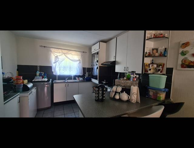 3 BEDROOM TOWNHOUSE FOR SALE IN HALFWAY GARDENS